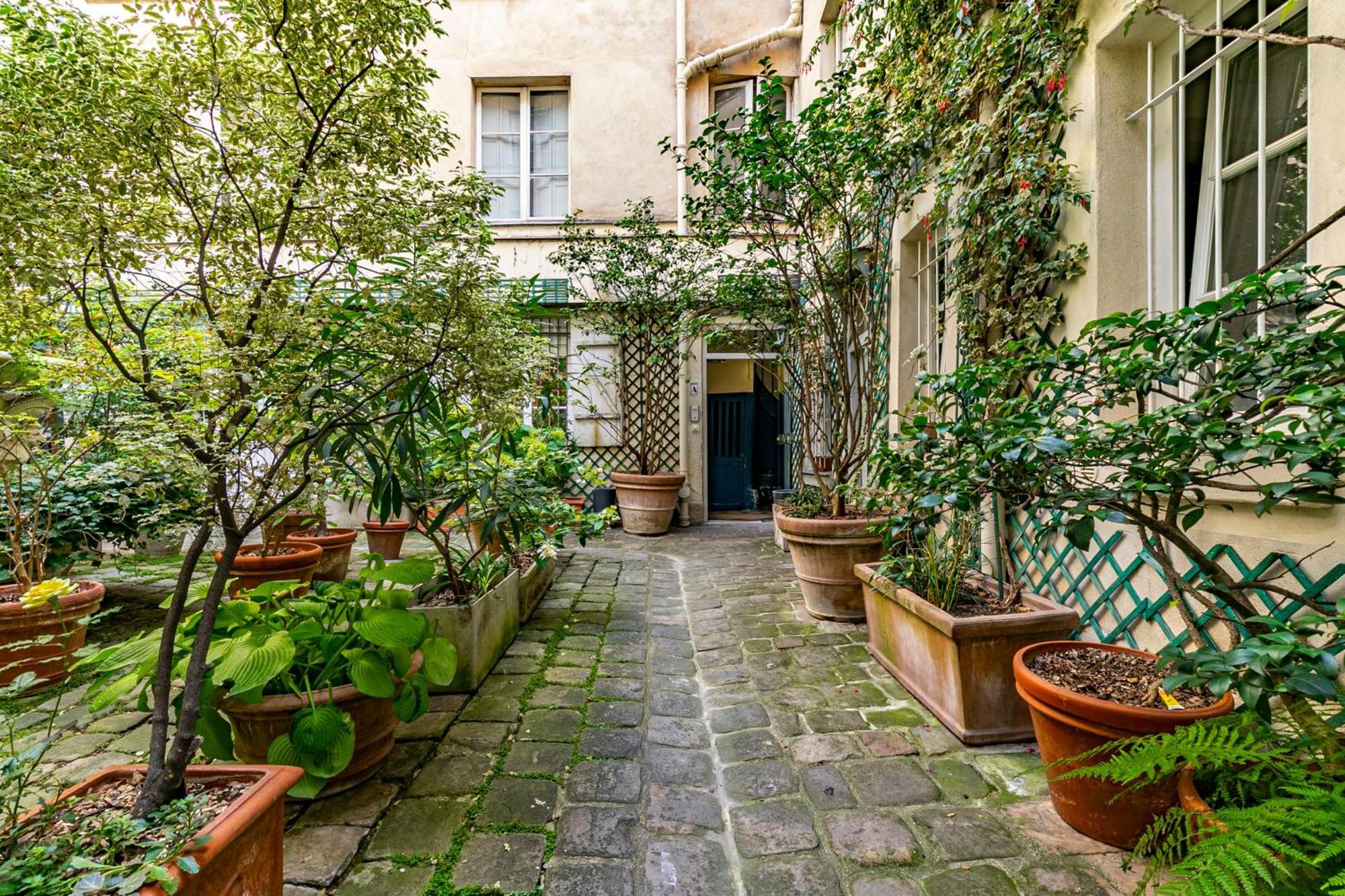 Design And Quiet Studio On Wooded Courtyard ! Paris Exterior foto
